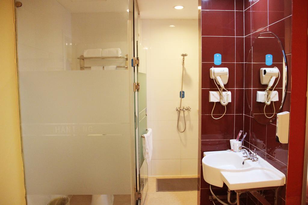 Hanting Express Jiading Yongjing Road Hotel 2*